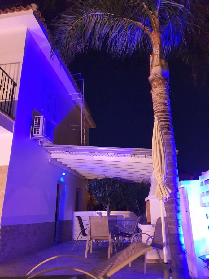 Sea View With Private Pool וילה *